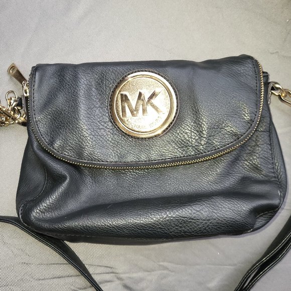 Micheal Kors Faux Leather purse - Picture 1 of 4